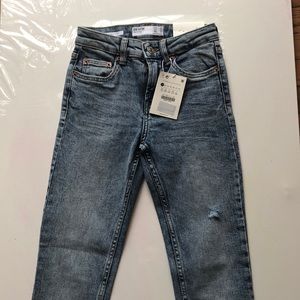 Light washed denim jeans